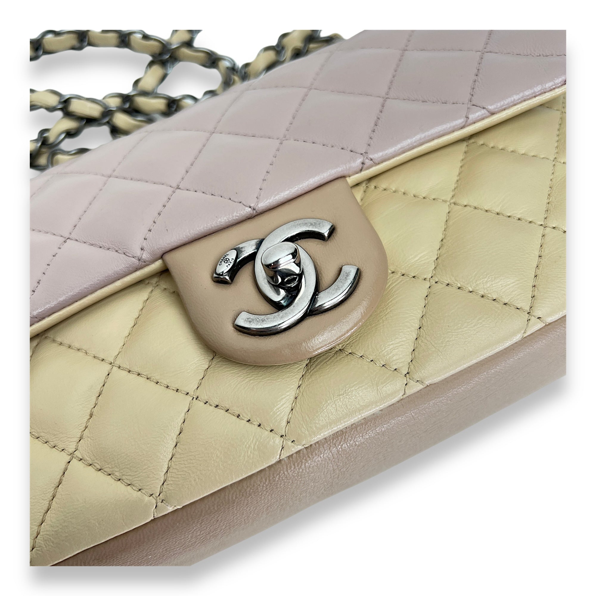 Timeless Classic Flap Shoulder bag in Lambskin, Ruthenium Hardware - Image 10