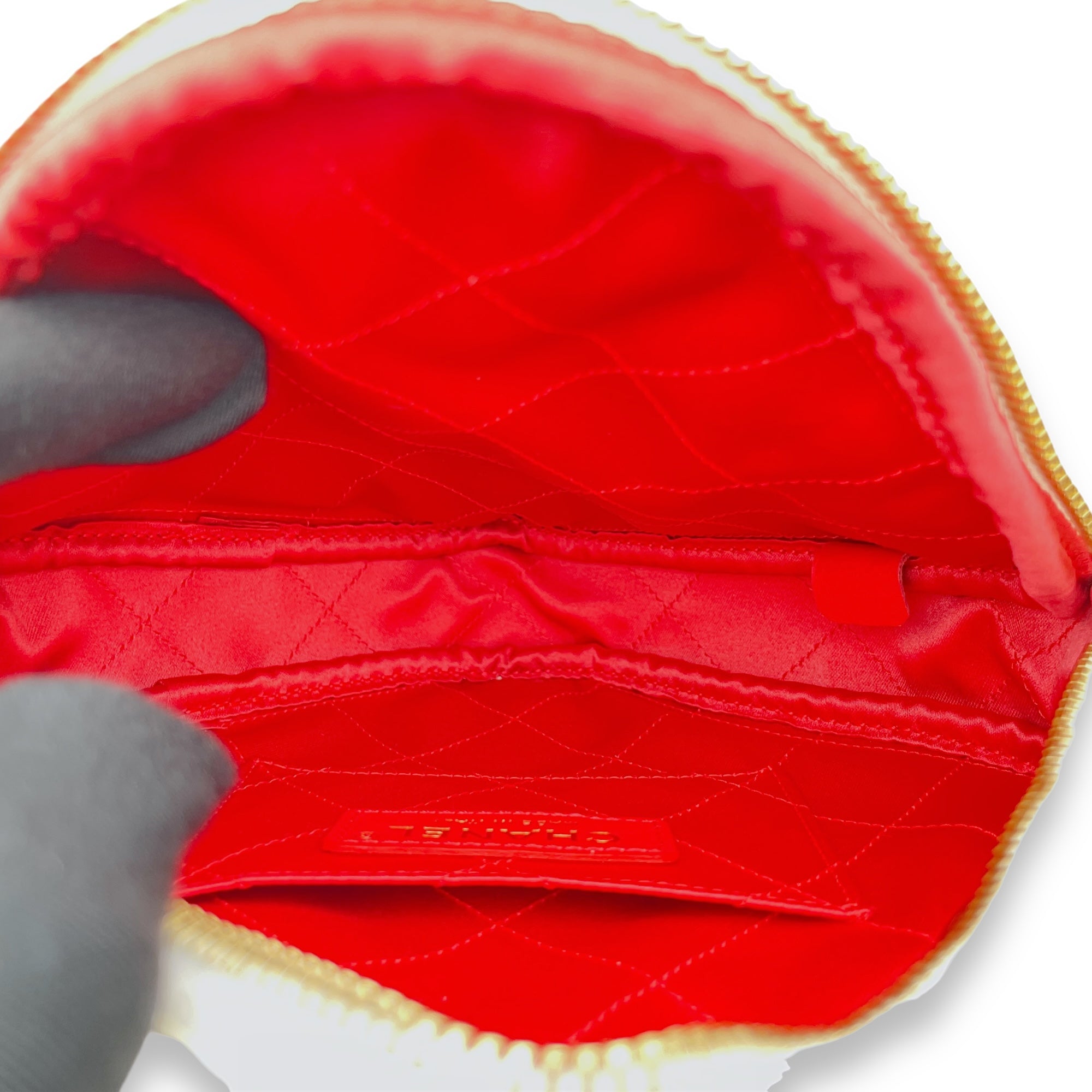 Diamond Quilted CC White Crossbody Bag in Lambskin, Gold hardware - Image 10