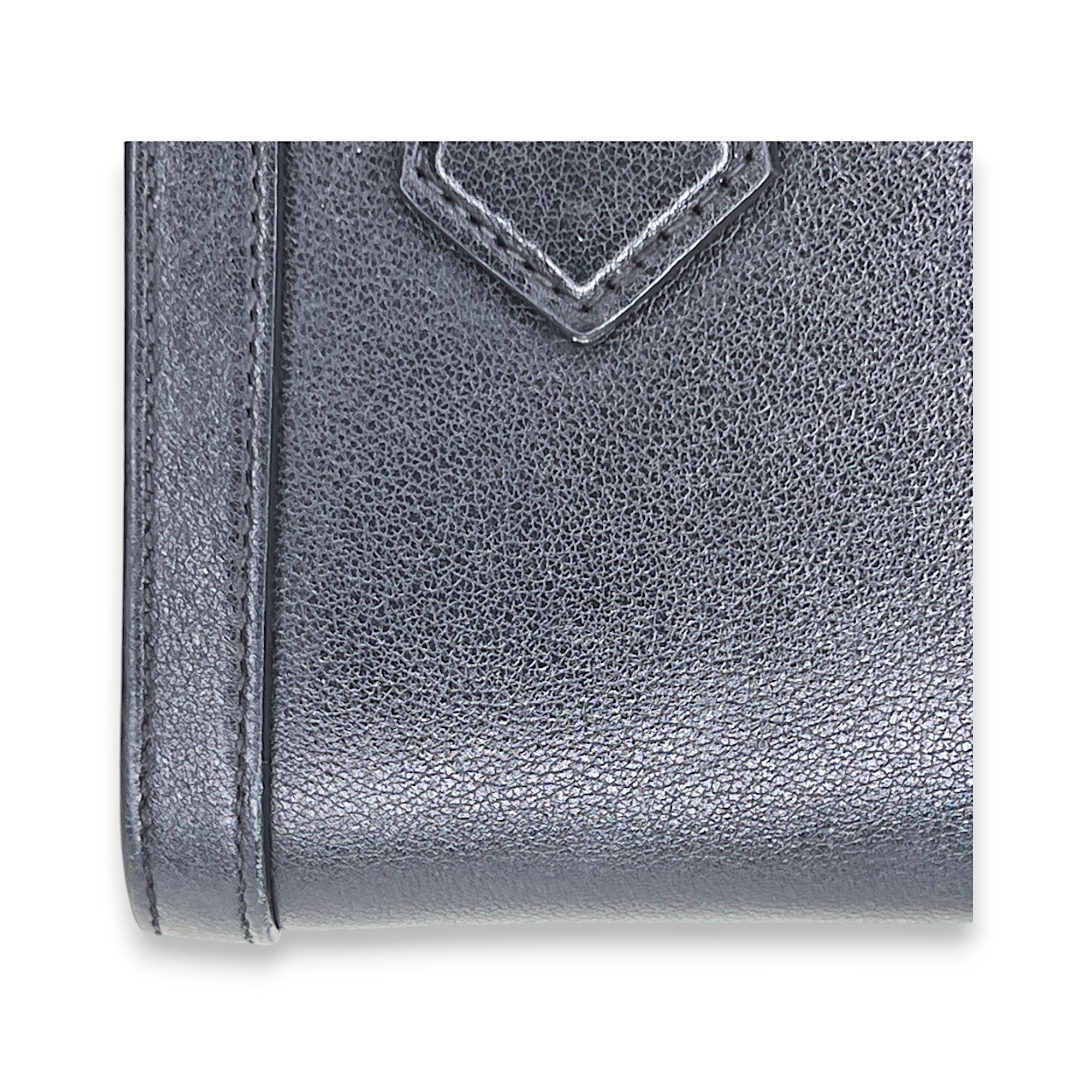 Bamboo Diana mini Black Crossbody Bag in Calfskin, Gold hardware - Image 9