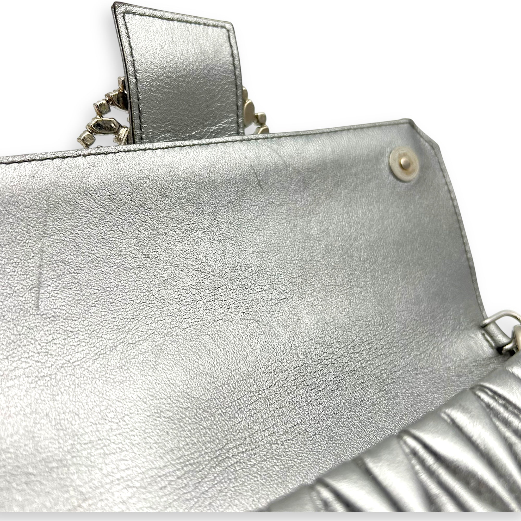 Matelassé Crossbody Bag Silver in Lambskin, Silver hardware - Image 9