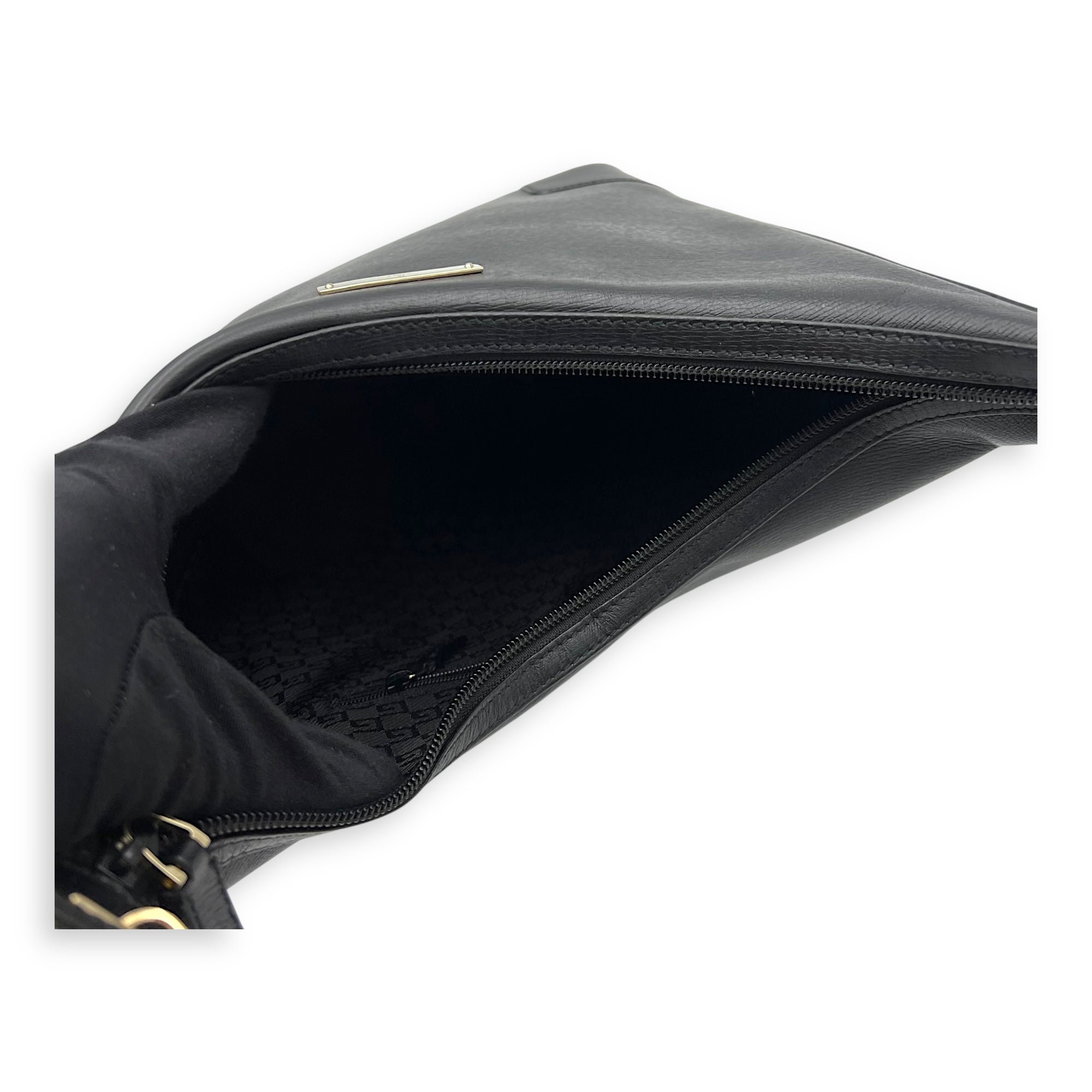 Vintage Shoulder Bag Black in Calfskin, Gold hardware - Image 10