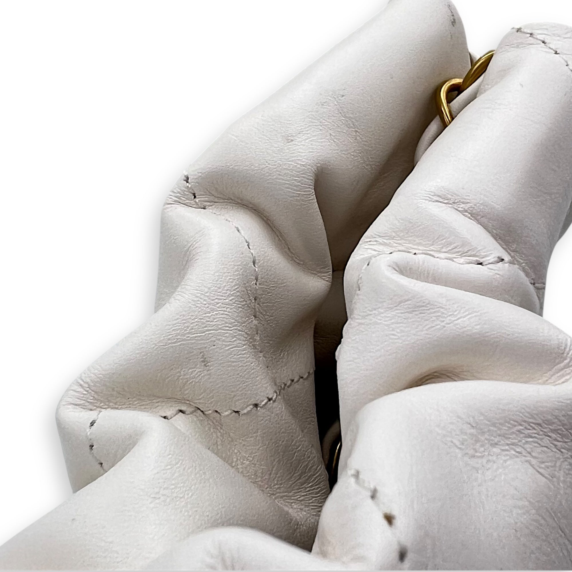 22 Tote White Tote Bag in Calfskin, Mixed hardware - Image 10