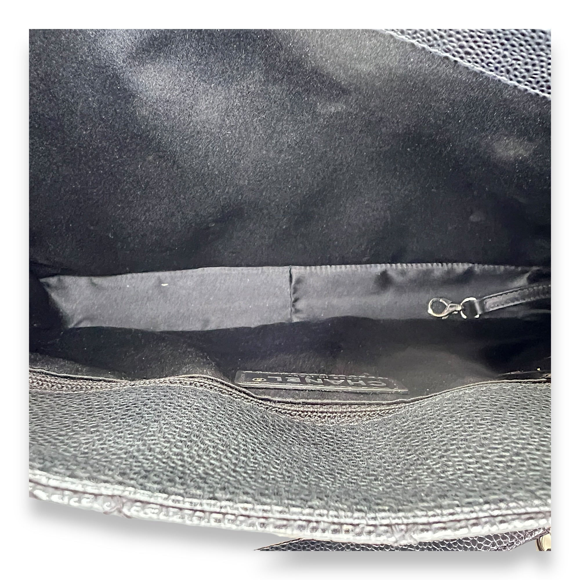 GST Black Shoulder Bag in Caviar Leather, Silver hardware - Image 12