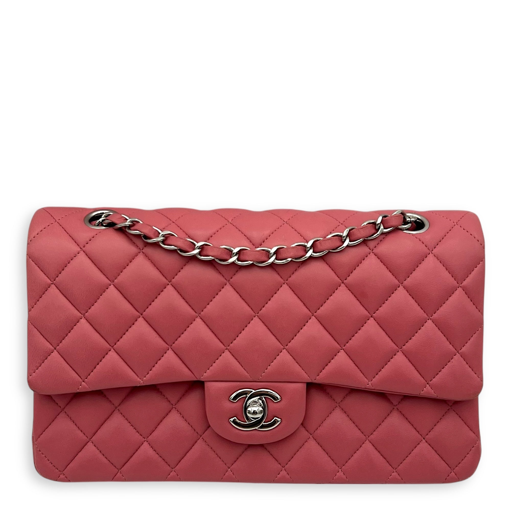 Classic Medium Pink Shoulder Bag in Lambskin, Silver hardware