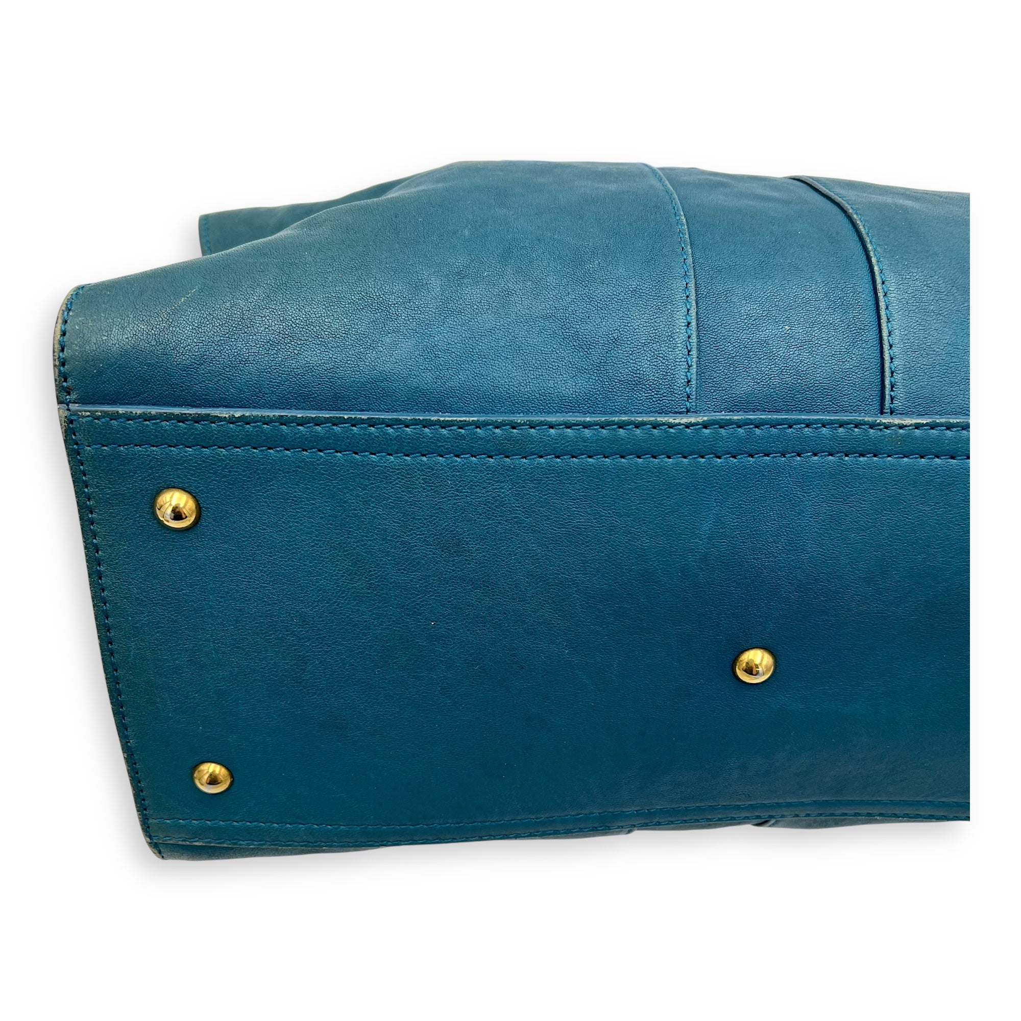 Cabas Chyc Sac Ligne Y Top handle bag in Calfskin, Gold Hardware - Image 17